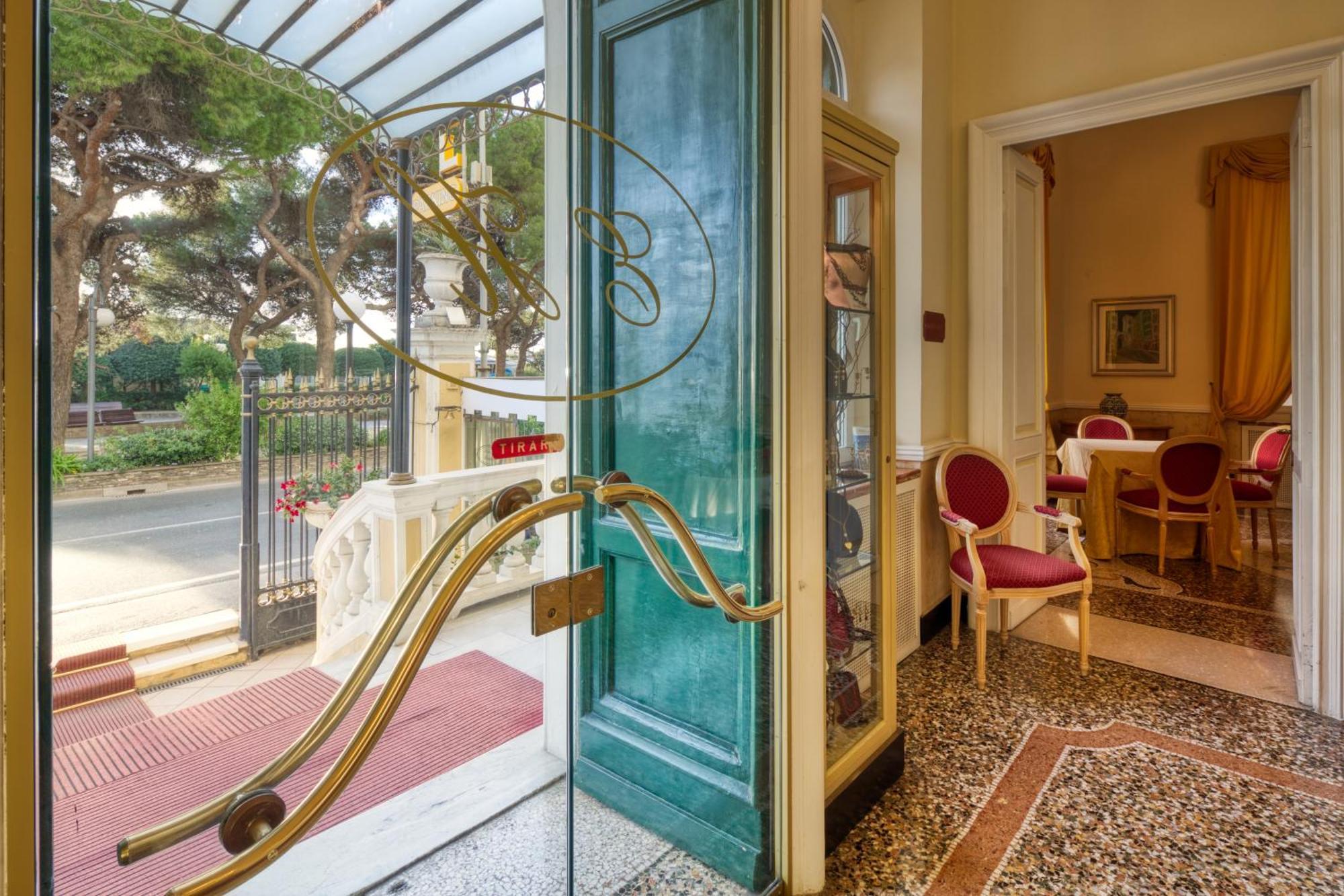 Ena Hotel Arenzano Exteriör bild